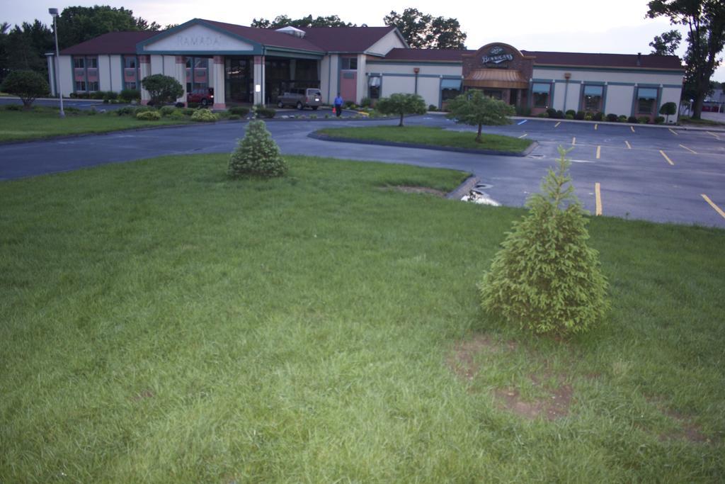 The Garden Inn Elkhart Exteriér fotografie